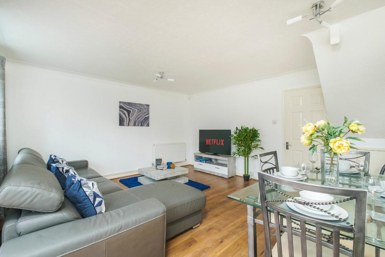 Appartamento Beautiful 3 Bed House With Amazing Views In Dartford, Kent Esterno foto