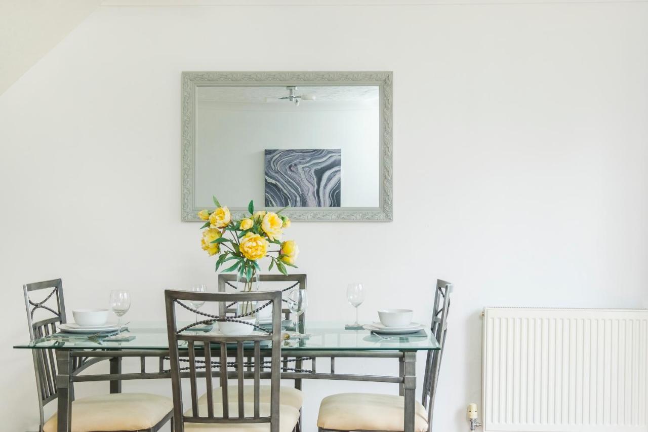Appartamento Beautiful 3 Bed House With Amazing Views In Dartford, Kent Esterno foto